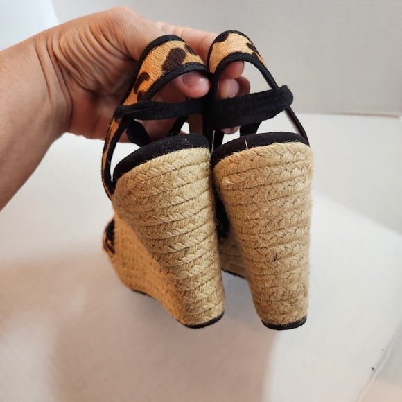 Charles David Animal Print Calf Hair Strappy Spadrille Wedge Size Size 7 - Picture 8 of 12